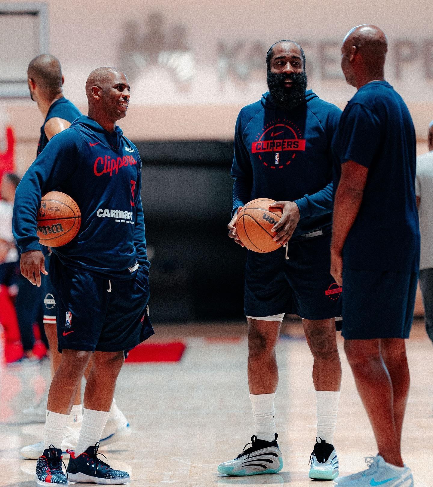 爱游戏-关于刚刚！哈登与70激战IG分钟加时末段纽约尼克斯调整名单以备全明星赛，大坂直美在勇士比赛中大比分领先的信息