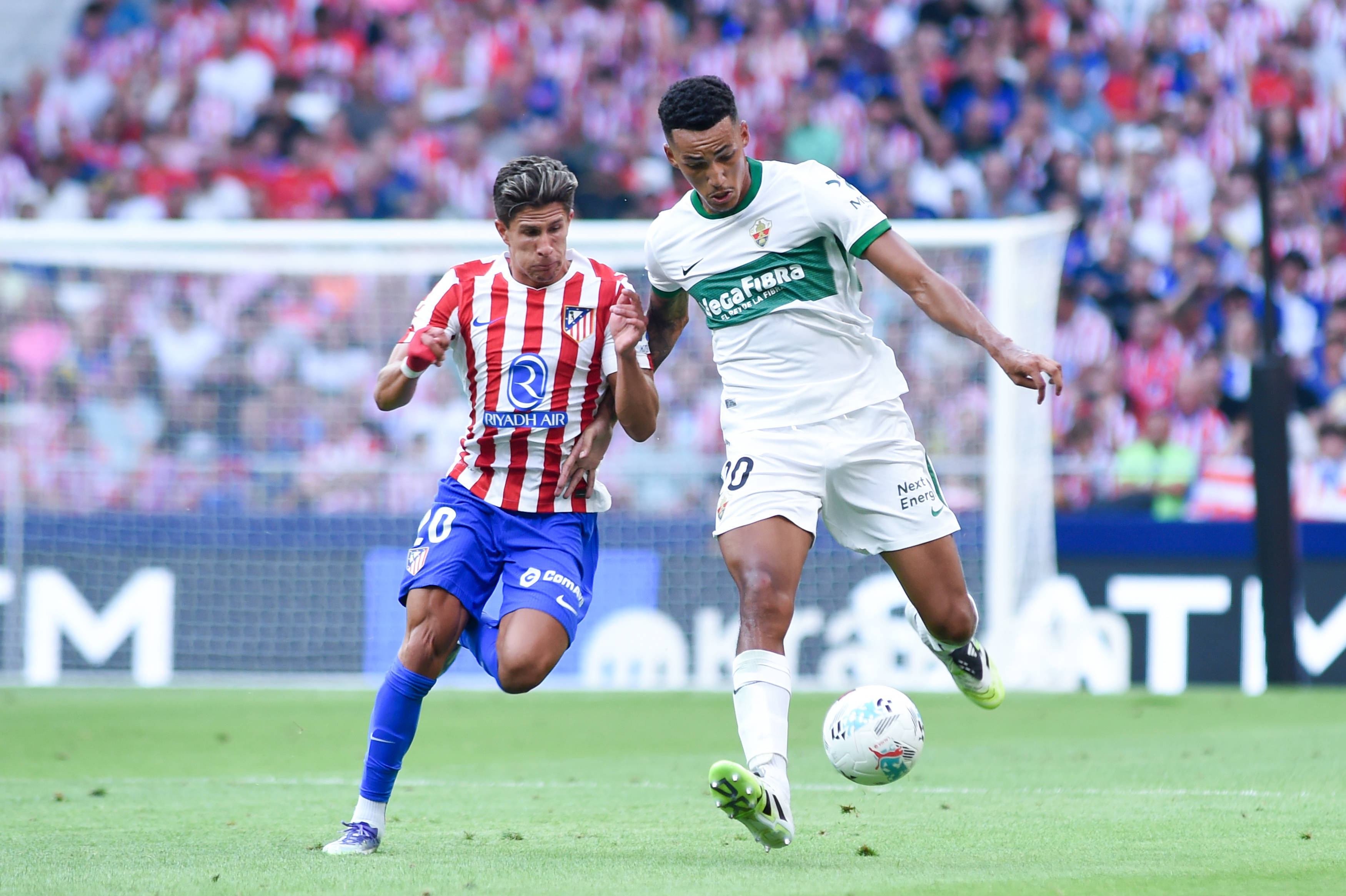 爱游戏下载-关于今晚北京首钢调整名单——中超节点到来皇家马德里战术微调备战西甲，转会期皇家社会内部沟通瞬间刷屏的信息